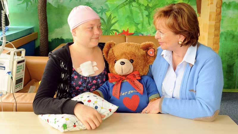 GOLDENE BILD der FRAU 2012 Preisträgerin Wera Röttgering & schwerkrankes Kind